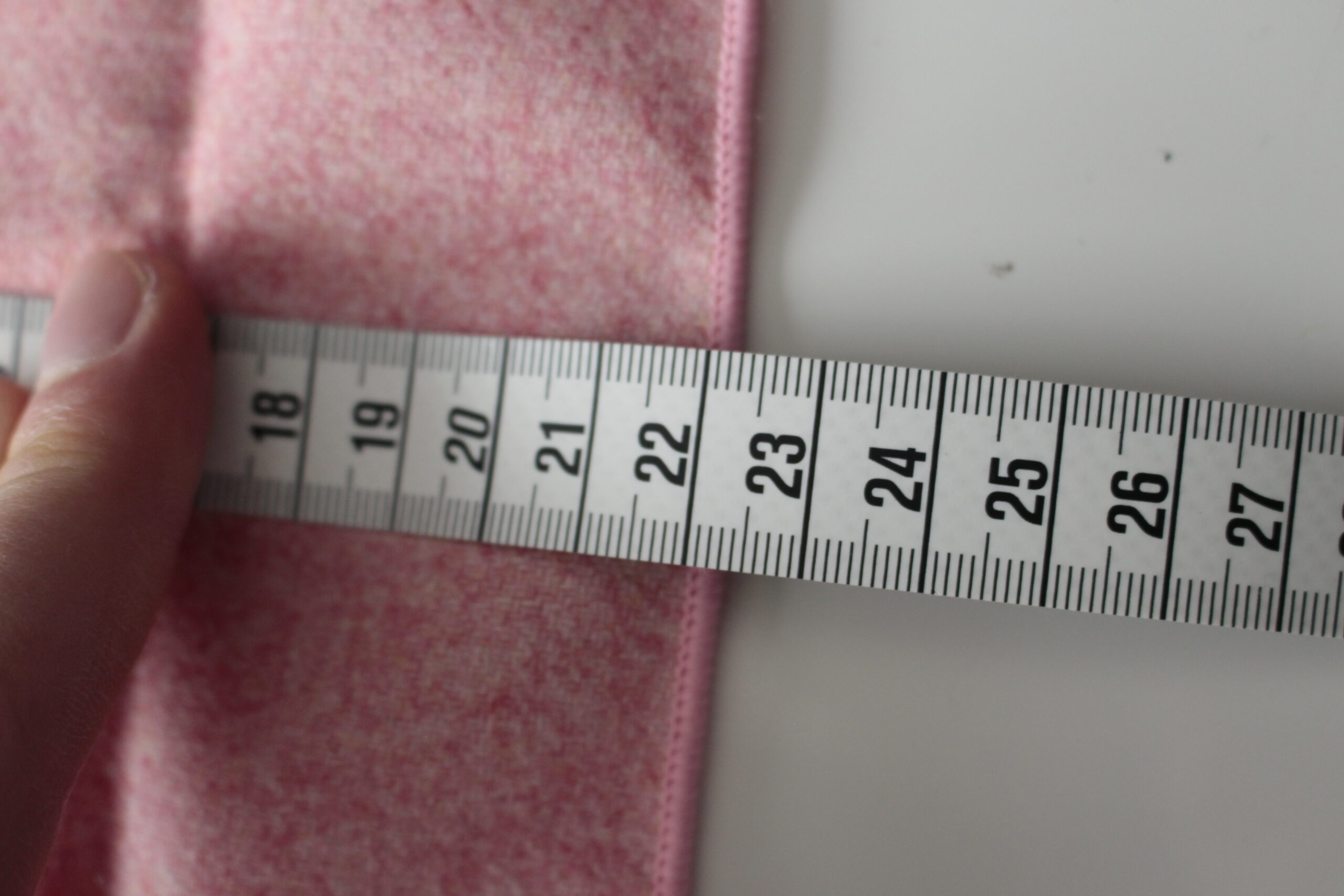 Pochette de costume rose marbré - Neuve sous emballage – Image 4