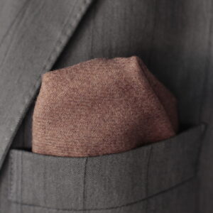 Pochette de costume en laine marron / camel